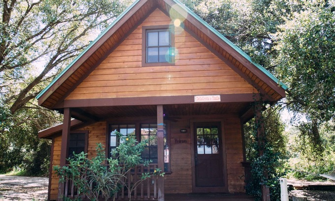 Clewiston House | Quaint rustic cabin, newly remodeled!