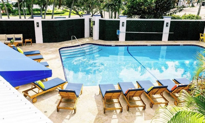 Lauderdale Harbours Apartment | Quaint Studio w/Kitchenette, Pool, & Parking