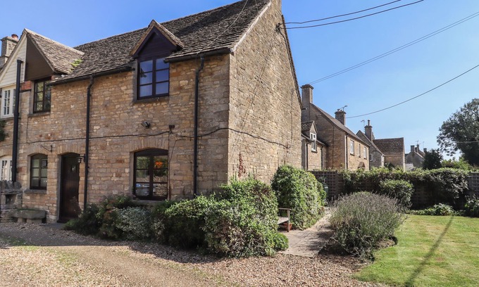 Milton-under-Wychwood Cottage | QUAKER COTTAGE, family friendly in Milton-Under-Wychwood
