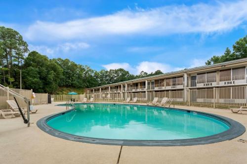Americus Hotel | Quality Inn Americus