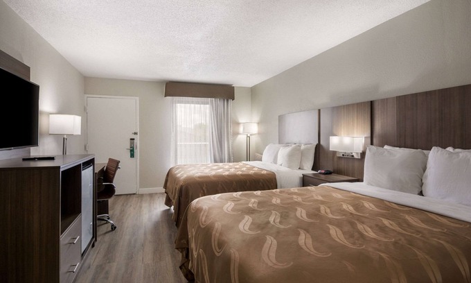 Emporia Hotel | Quality Inn Emporia