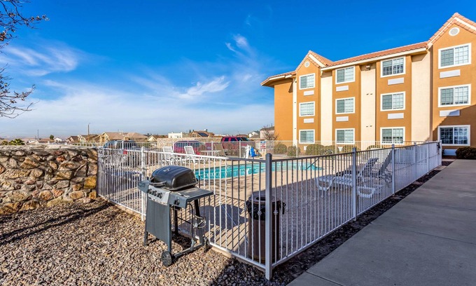 El Paso Hotel | Quality Inn & Suites El Paso I-10