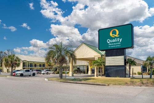 Eufaula Hotel | Quality Inn & Suites near Lake Eufaula