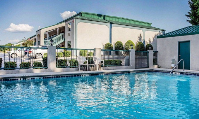 Stockbridge Hotel | Quality Inn & Suites Stockbridge Atlanta South I-75