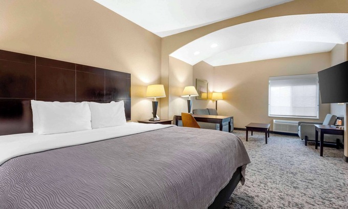 Groesbeck Hotel | Quality Inn & Suites