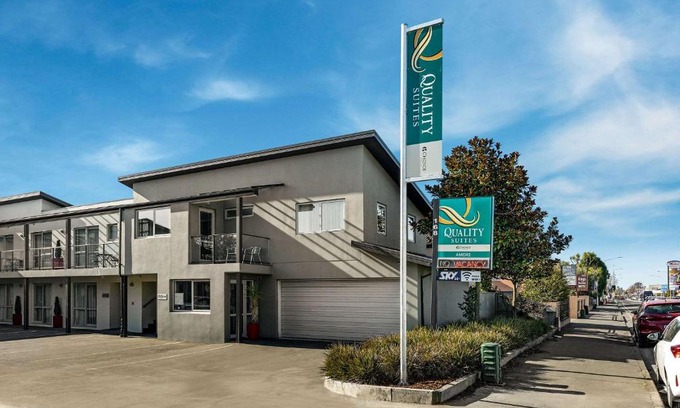 Riccarton Hotel | Quality Suites Amore