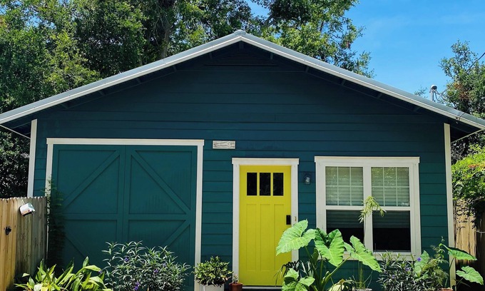 East Hill Cottage | Qualls Cottage: Downton, Beach, NAS. EV Charger!