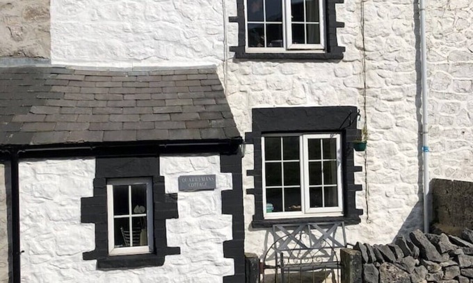 Buxton House | Quarrymans Cottage Buxton