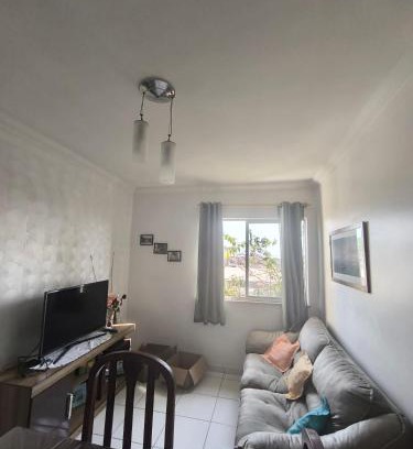 Jurunas House | Quarto em apto com ótima localização