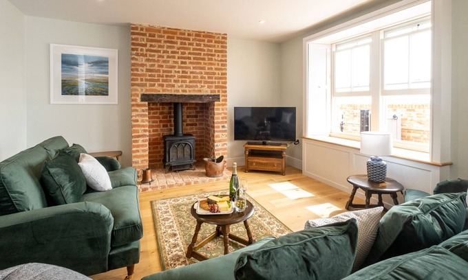 Orford Cottage | Quay View - sleeps 6 guests in 3 bedrooms