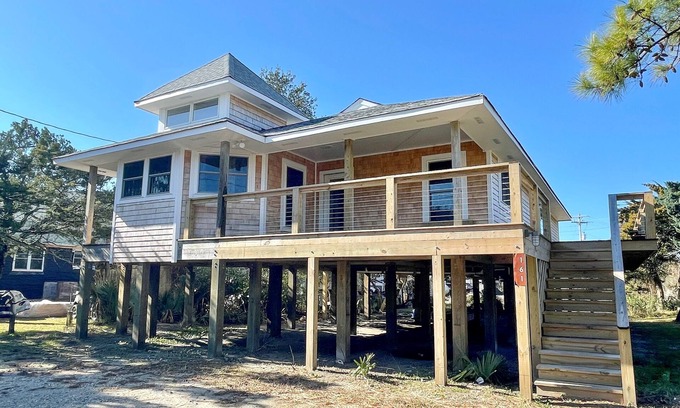 Ocracoke House | Queen Anne's Retreat: Dog friendly. Queen Anne's Retreat is outfitted with your