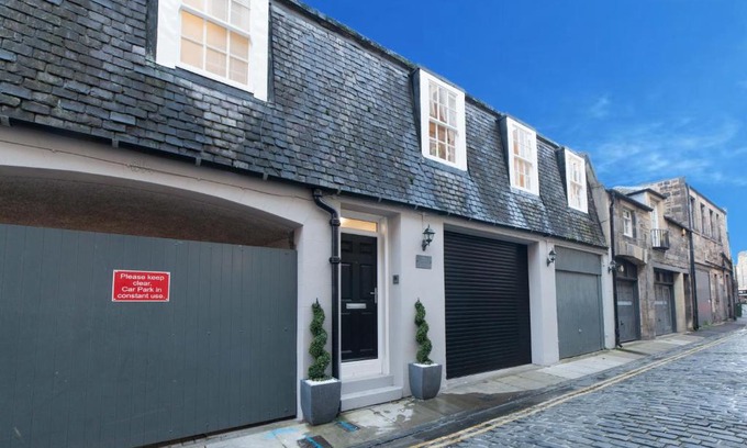 West End Apartment | Queensferry Street Lane - Fantastic 2 BR City Centre Mews House with free secure parking!