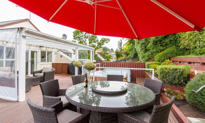 Fernhill House | Queenstown Haven - Queenstown Holiday Home