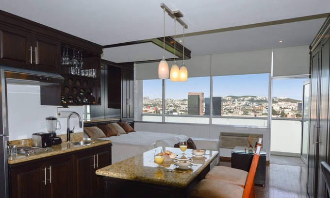 Monterrey Apartment | Quick access to downtown and San Pedro
