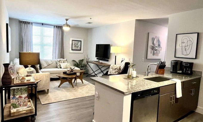 University Condo | Quick walk to Campus/The Square & 3 Parking Spots!