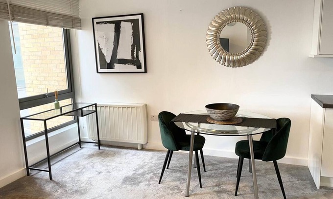 East Acton Apartment | Quiet 1BR Apt Near Sainsbury & Tesco Express W9