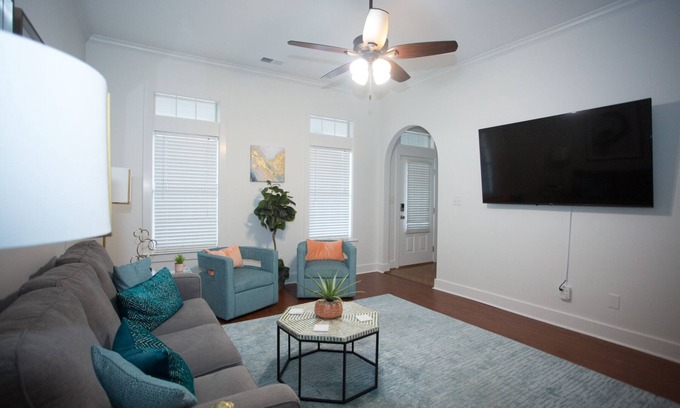 Bessemer House | Quiet 3BR 2 Bath 1-level home, Fast Internet, Comfortable