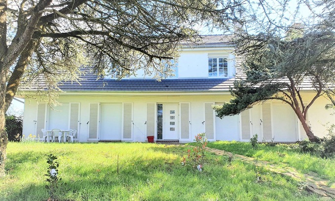 Berck-sur-Mer Apartment | Quiet accommodation (parking, wifi, garden)