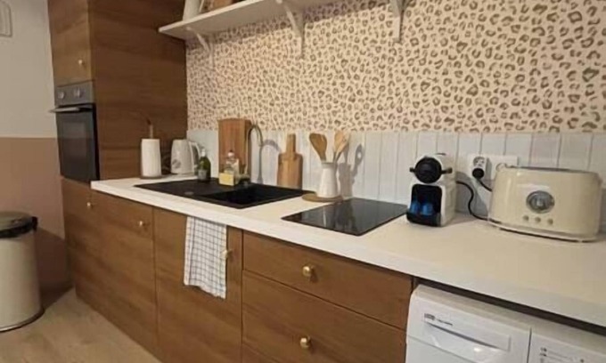 Arras Apartment | Quiet and central, 6p fully equipped