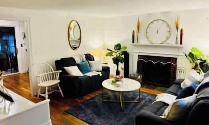 Sudbury House | Quiet and Comfortable 4 Bed 2 Bath