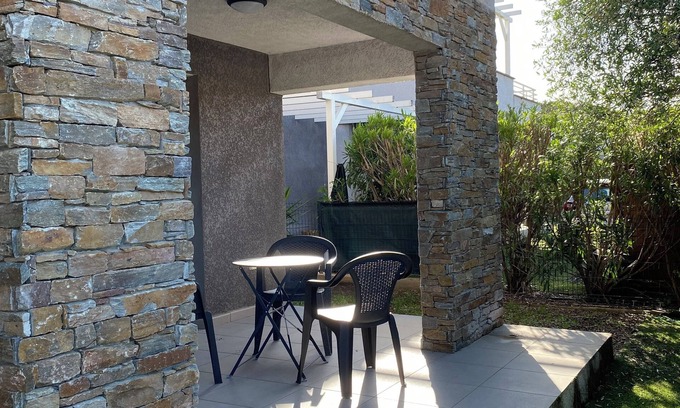 Ghisonaccia Apartment | Quiet apartment 5 minutes from amenities
