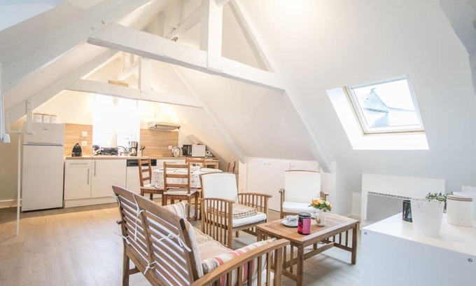 Bayeux Apartment | Quiet apartment in Bayeux 9km from beach