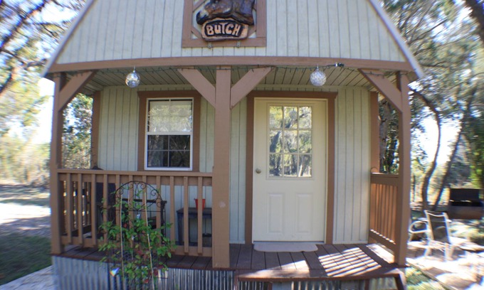 New Braunfels Bed & Breakfast | Quiet Cabin Retreat