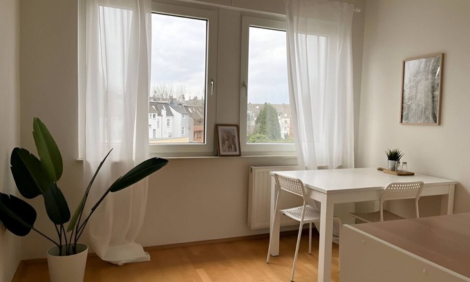 Frohnhausen Apartment | Quiet, central, close to the trade fair! BE3L