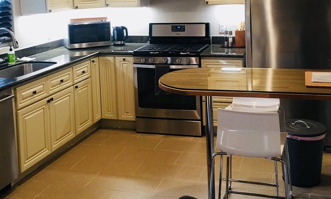 Martinez House | Quiet, Comfortable Guest House