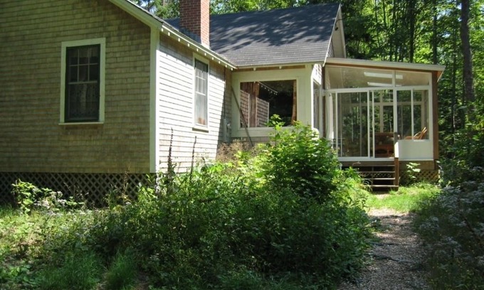 Hancock Point Cottage | Quiet cottage in the woods with private access to beach, shore views of Acadia.
