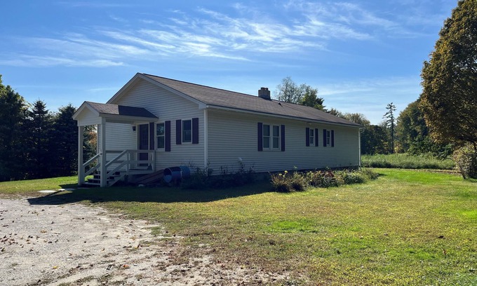 Westminster House | Quiet Country 2 Bedroom Home Near Bellows Falls & Walpole — Easy I-91 Access