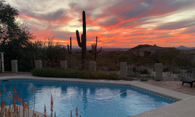 Las Sendas House | Quiet Desert Retreat ~ 2+ acre ~ City lights/Mtn Views ~ heated pool ~ remodeled