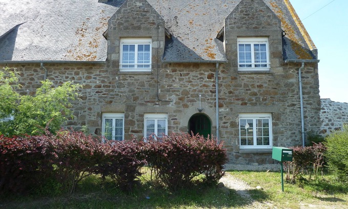 Saint-Malo House | Quiet farmhouse/longère near Beaches and Sea Baths