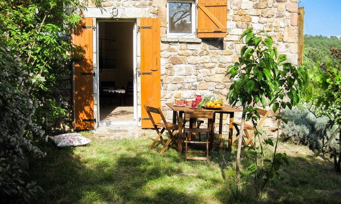 Chambonas Apartment | Quiet Gîte in the South Ardèche