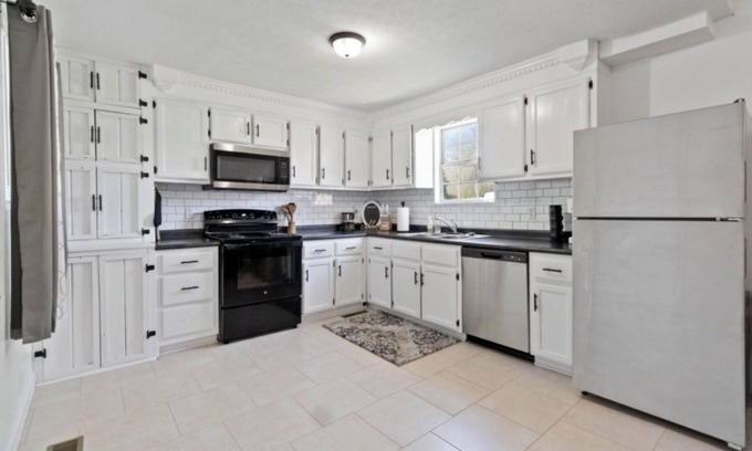 Bethelridge House | Quiet getaway, 15-20 minutes to Lake Cumberland and 5 mins to downtown Somerset