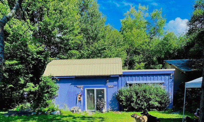 Etna House | Quiet Getaway to take a break - before you "break".