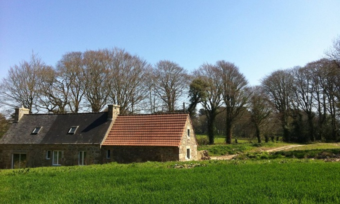 Pleumeur-Bodou Cottage | Quiet gîte in the park of a castle