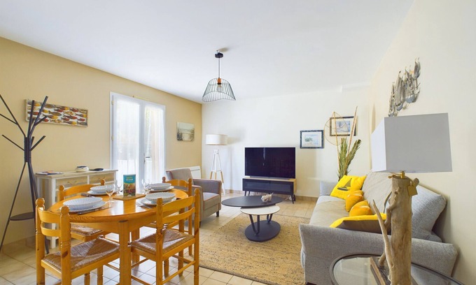 Saint-Hilaire-de-Riez Ski Chalet | Quiet house for 4 with garden