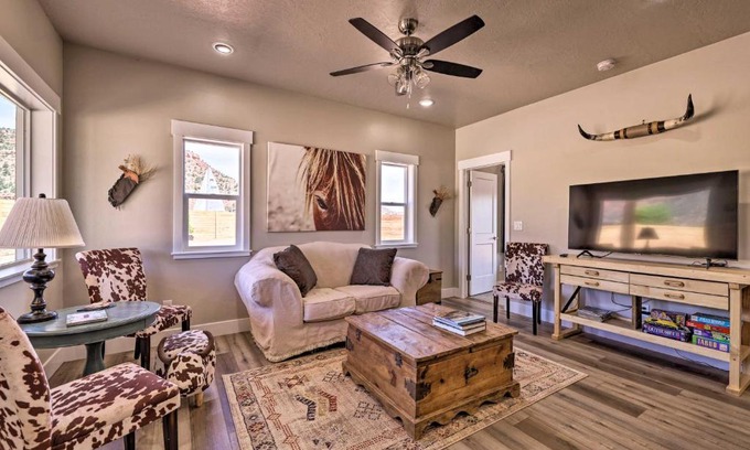 Kanab House | Quiet Kanab Home with Panoramic Views and Porch!