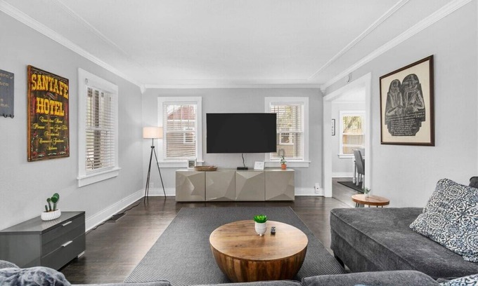 Mission House | Quiet Location|Large Home +Great for Families|5BR