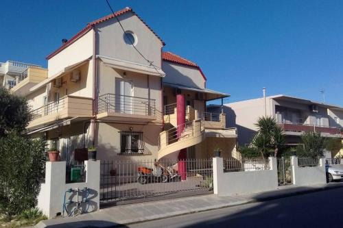 Nea Chora Apartment | QUIET NEW Apartment-5' to the beach, 15' to center
