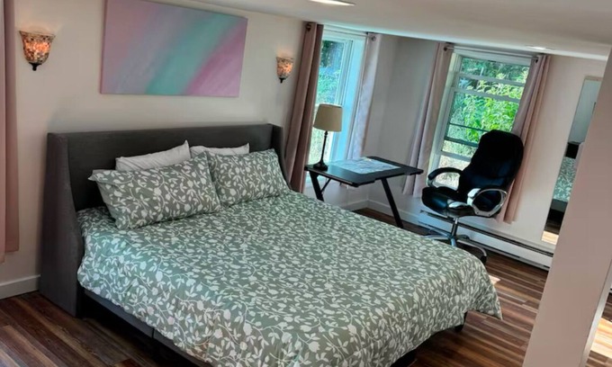 Cherry Valley House | Quiet oasis in the city