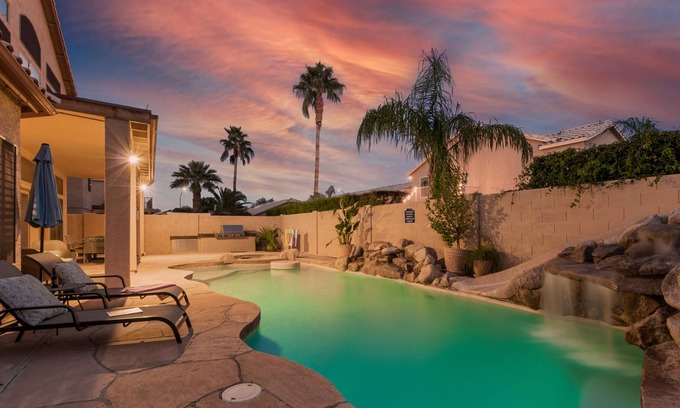 The Islands House | Quiet, Palatial Family Home in Gilbert Islands