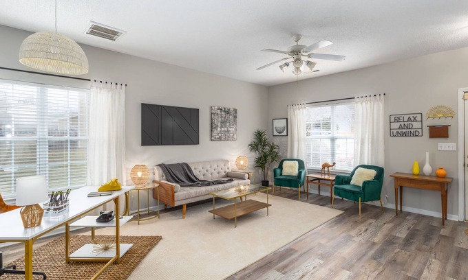 Greensboro House | Quiet, Pet Friendly Townhome - 2 Kings/1 Queen, Fire Pit, close to downtown