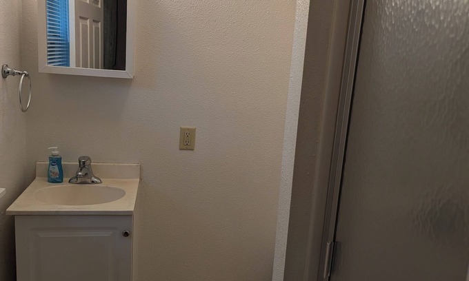 Fargo Apartment | Quiet Private North Fargo Studio