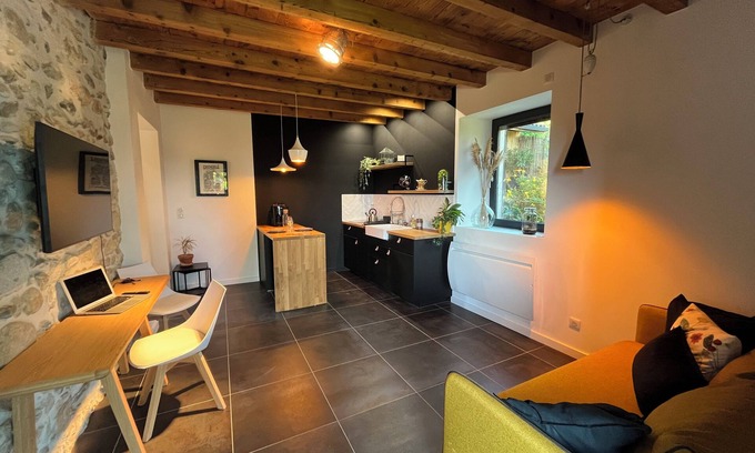 Herbeys Apartment | Quiet, self-contained studio with panoramic view of the Vercors mountains