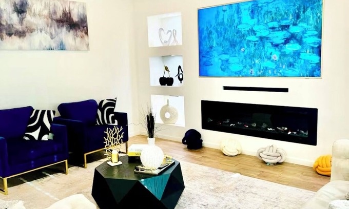 Raisin House | Quiet, spacious, safe, family friendly neighborhood