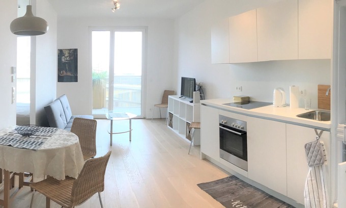 Favoriten Apartment | Quiet studio at the main station/Belvedere