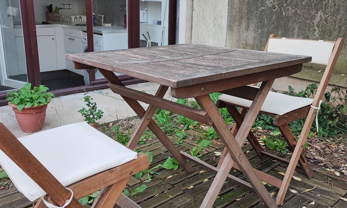 Montreuil Apartment | Quiet studio with green space