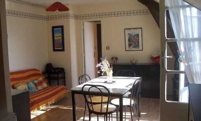 Bagneres-de-Bigorre Apartment | Quiet sunny apartment near the spa town center